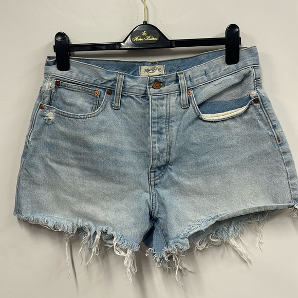 Madewell Pants - Madewell curvy relaxed denim shorts frayed hem 27
